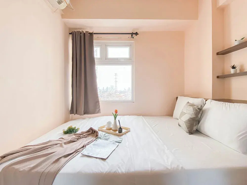 Comfy And Homey 2Br At Green Pramuka City Apartment
