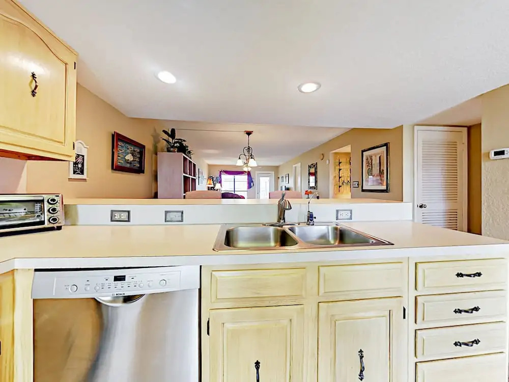 2BR w/ Pools & Gulf Views