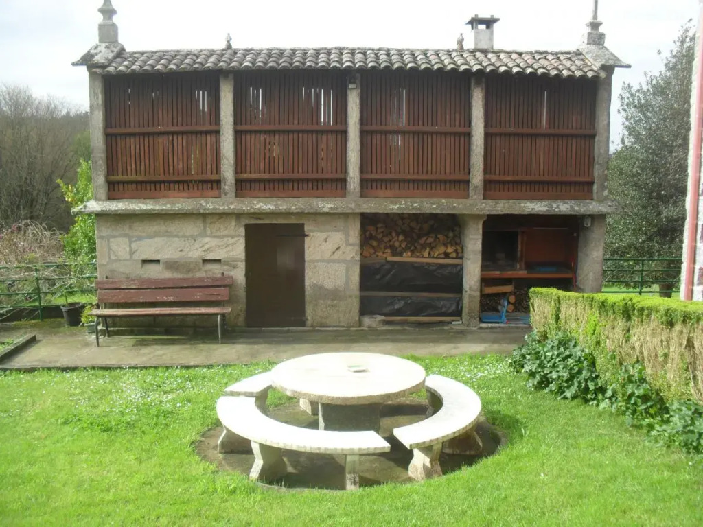 Saxa Hostel B&B