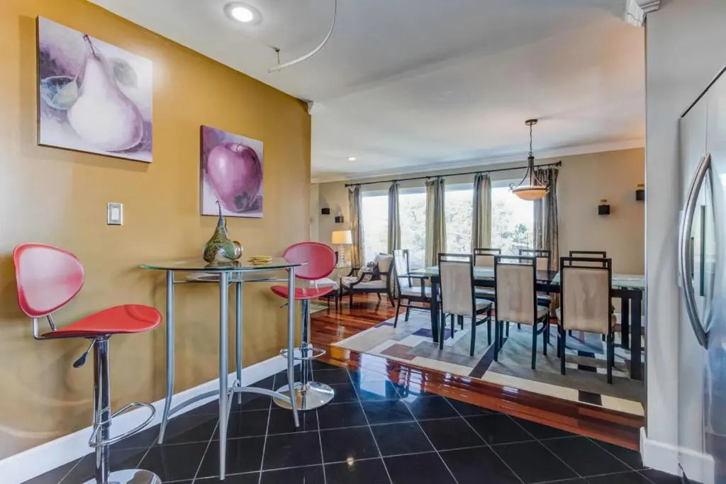 House-Canyon Dr
