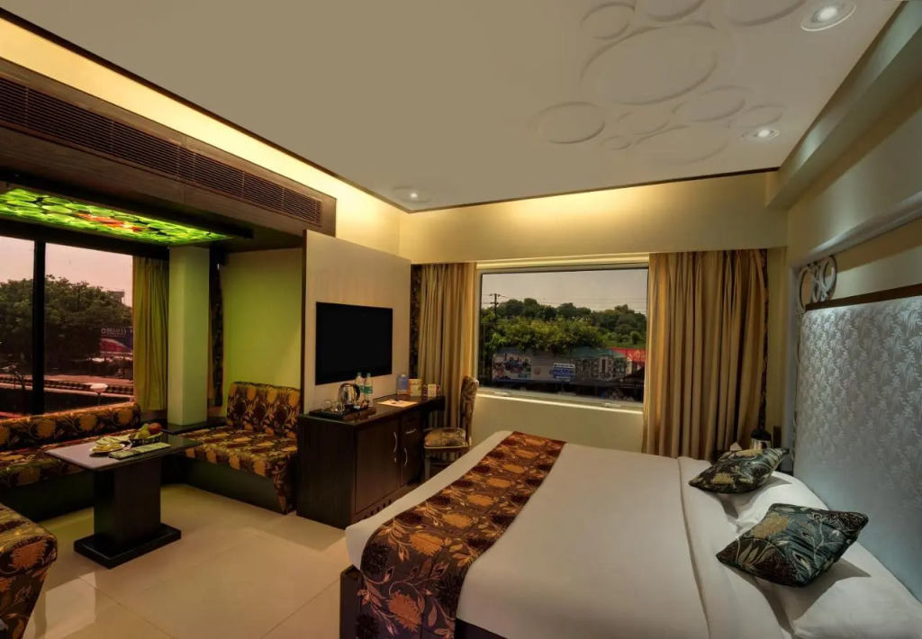 Ginger Agra, Fatehabad Road