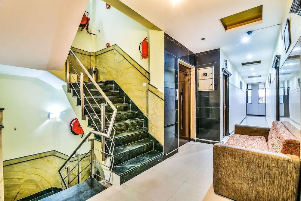 FabHotel Kingston