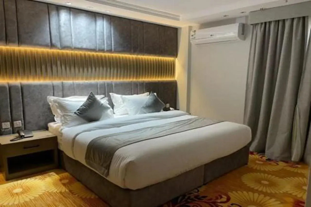 Sweet Land Hotel