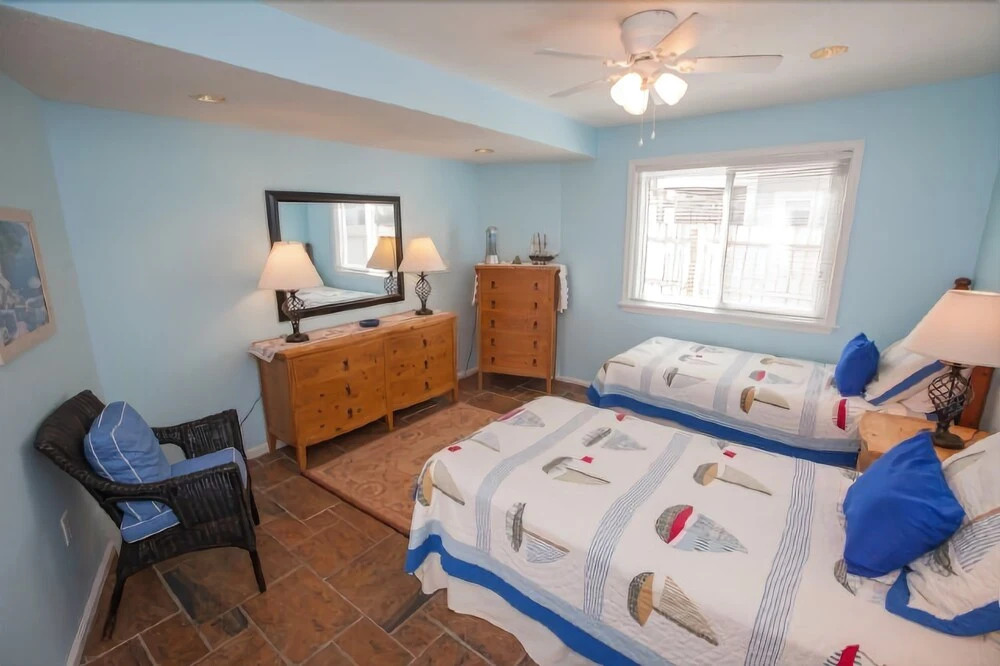William B. Virginia Beach - 6 Br Home