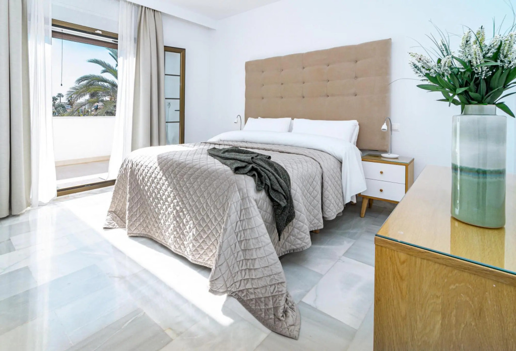 AB4 - vacation home, Marbella by Roomservices
