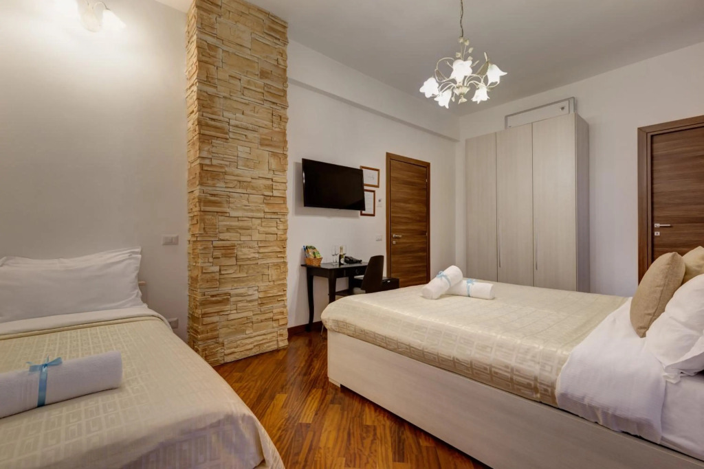 Little Rhome Suites