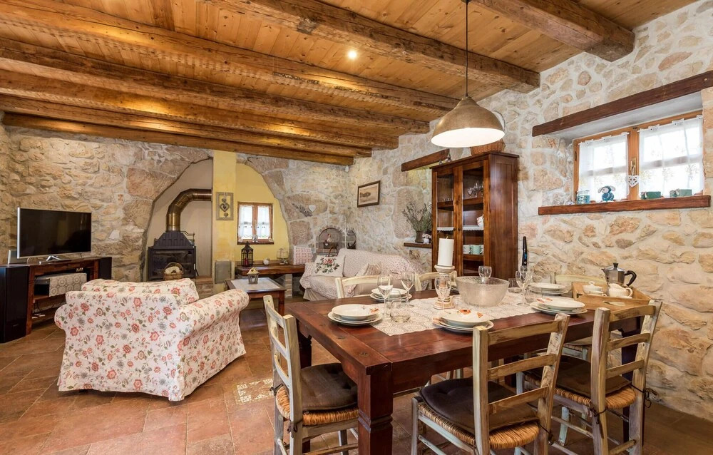 Gorgeous Home In Kras