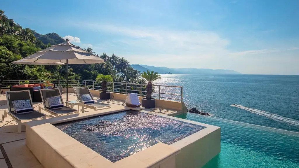 Conchas Chinas Villa Sleeps 10 with Pool and Air Con