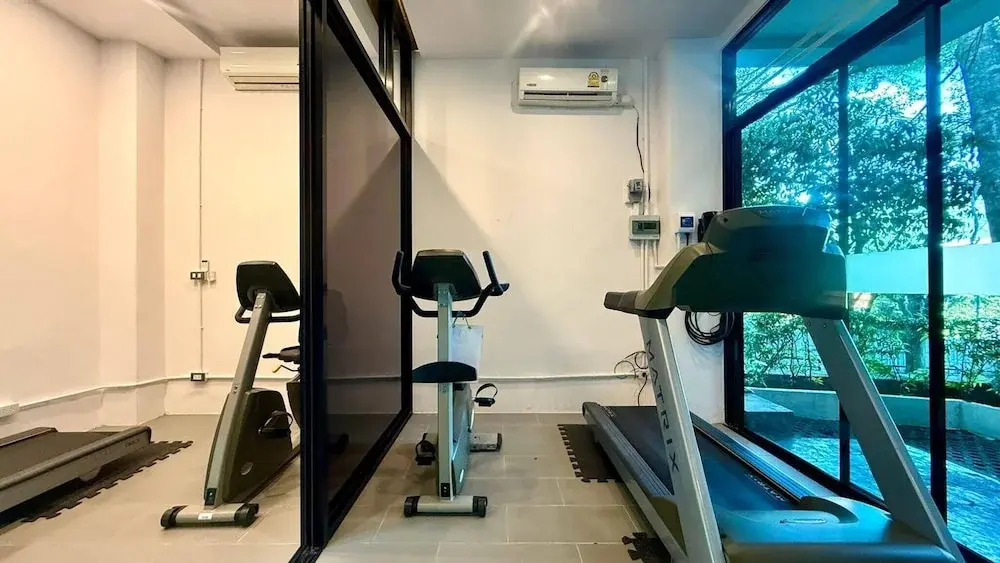 Emerald 412a - Studio With Balcony and Shared Pool