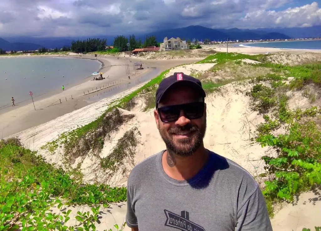 Gênesis Beach Hostel! Quartos compartilhados e privativos na Pinheira