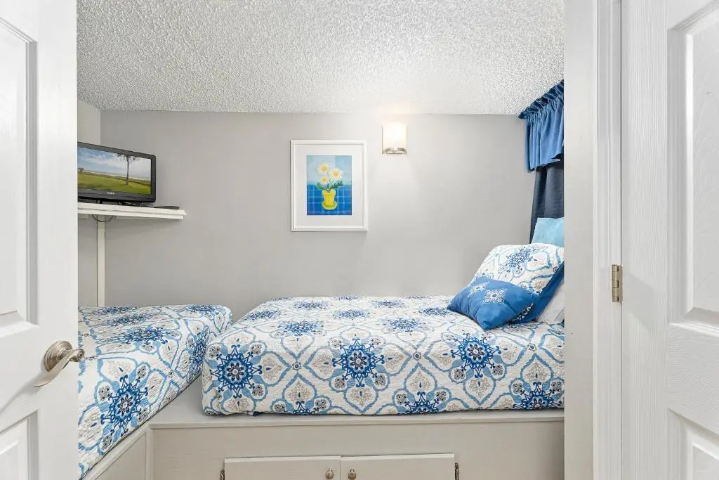 Colony Reef 2310, 3 Bedrooms, Sleeps 6, Ocean View, 2 Pools (1 heated), Elevator