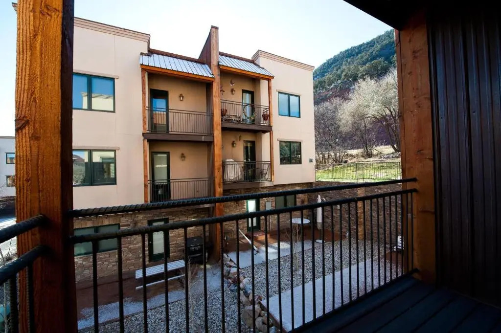 Crimson Cliffs Unit 55