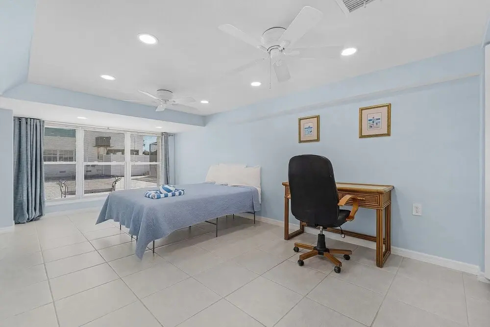 140 Barefoot Bungalow: 4br/2ba W/ Heated Pool! 4 Bedroom Home