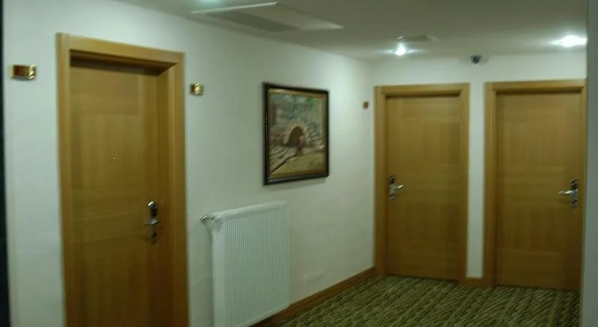 Arsames Hotel