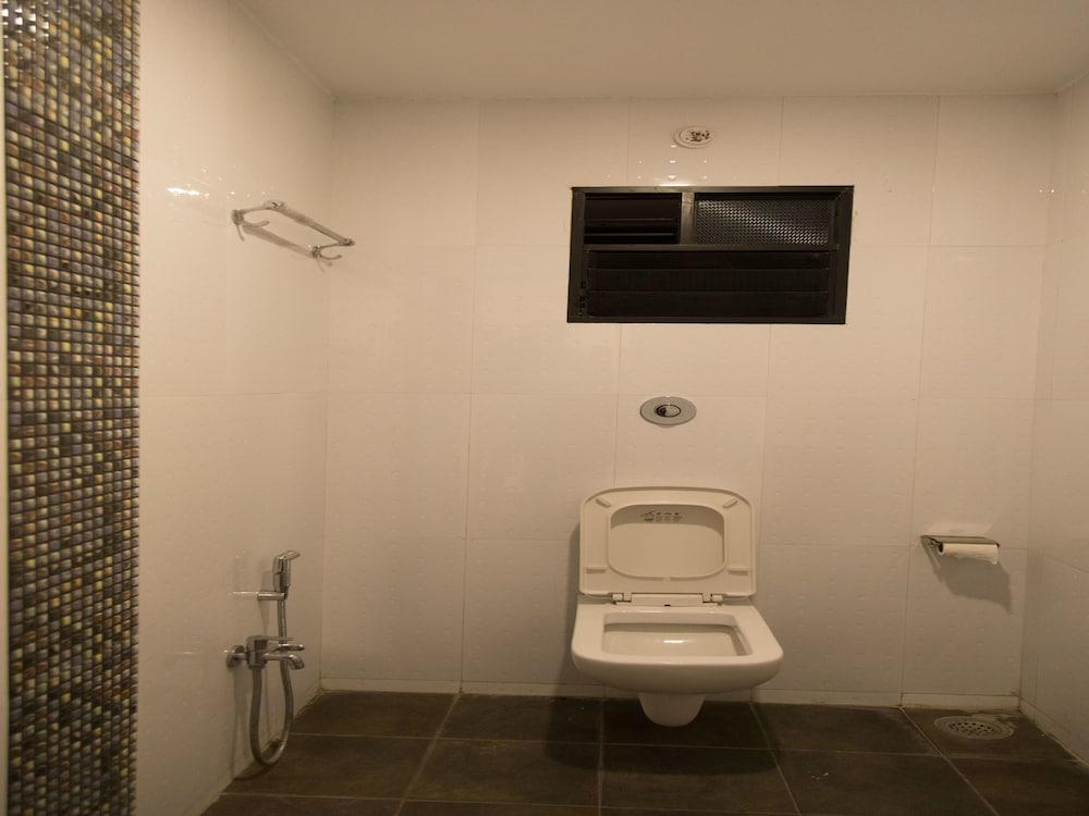 OYO 9023 Dwarka Inn