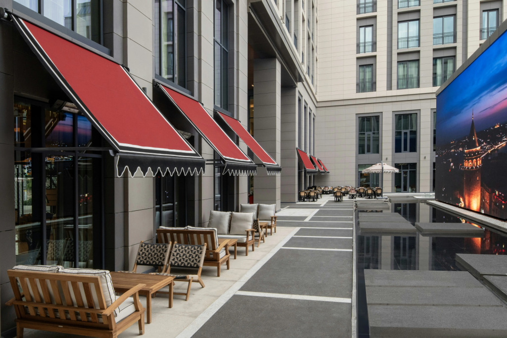 Altunizade Suites Istanbul, Curio Collection By Hilton