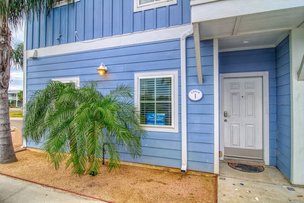 Conch Cottage 1 by RedAwning