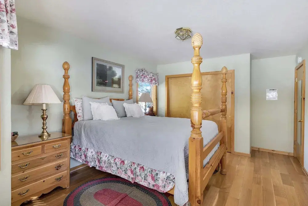 Lakeview Hideaway 3bdr for 8 w/ Private Hot Tub!
