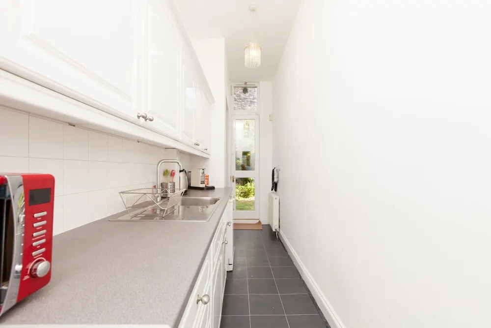 2 Bedroom Home In Great Location In Edinburgh