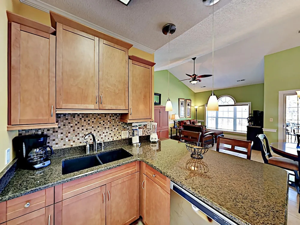Classy Unit #302 - 1 Br Condo