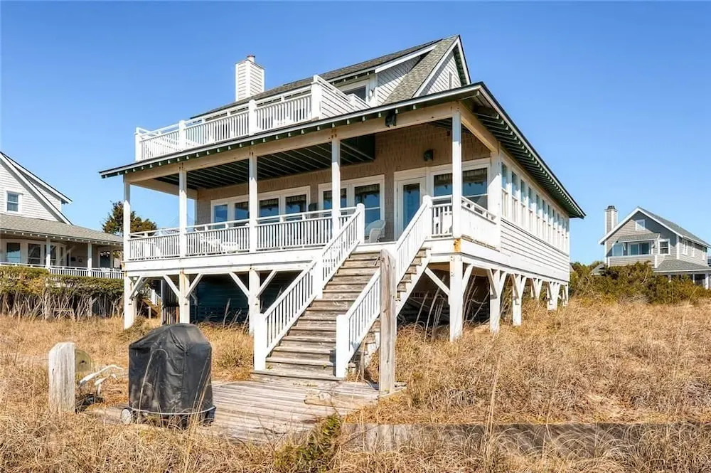 Bogan s on the Beach 4 Bedroom Holiday Home By Bald Head Island
