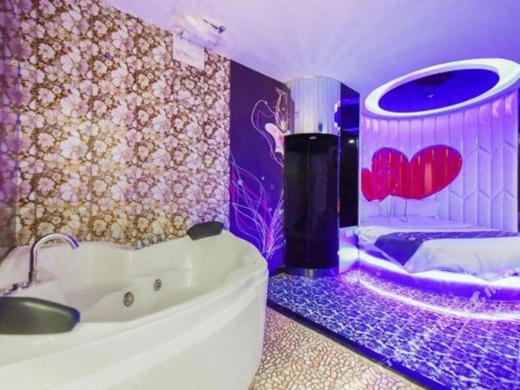 Moos Hotel (Shanghai Jiuting Subway Station)