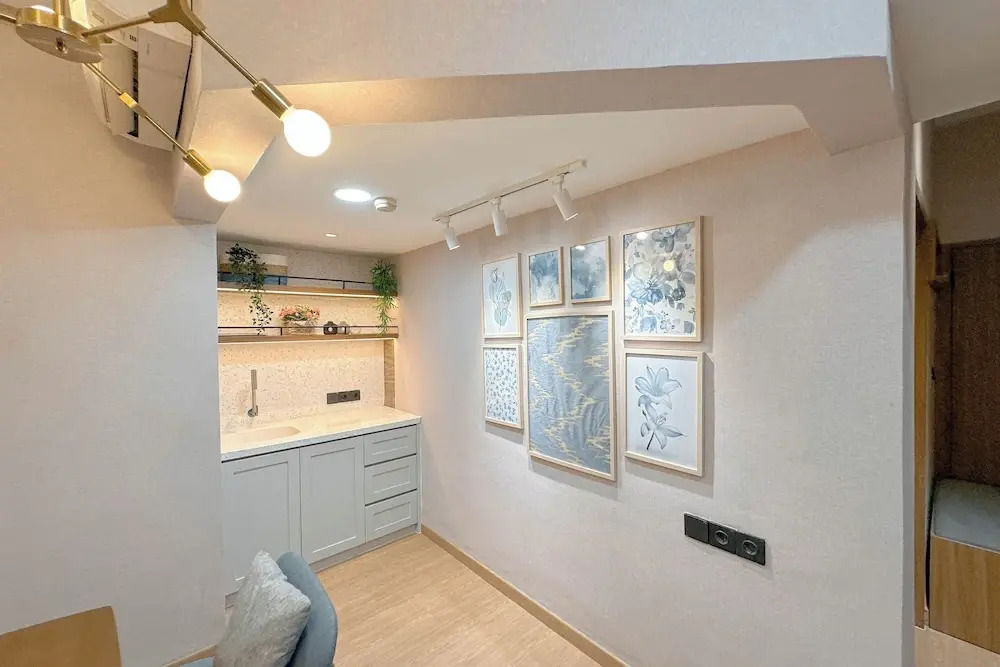 Modern Look With Wooden Accent 3Br At Kondominium Puncak Marina Apartment