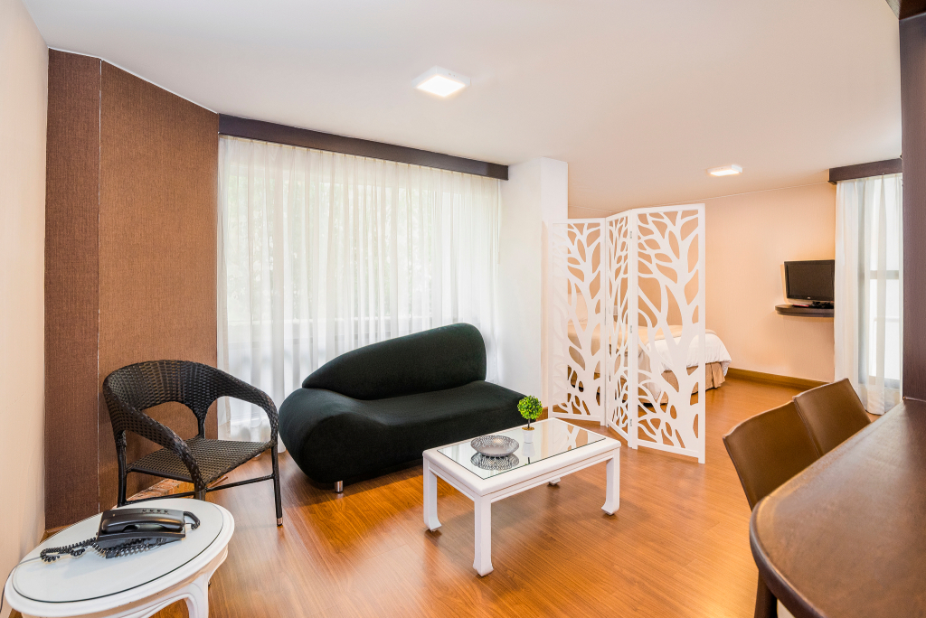 Lloyds Apartasuites Parque 93