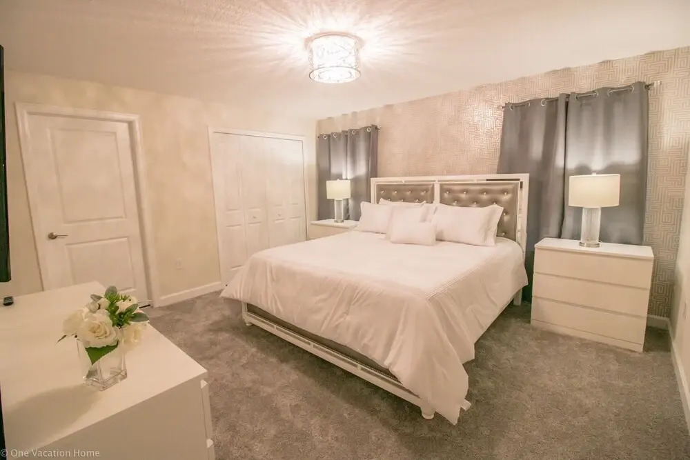 9005 SD - Gorgeous 4BR Townhome - Private Pool