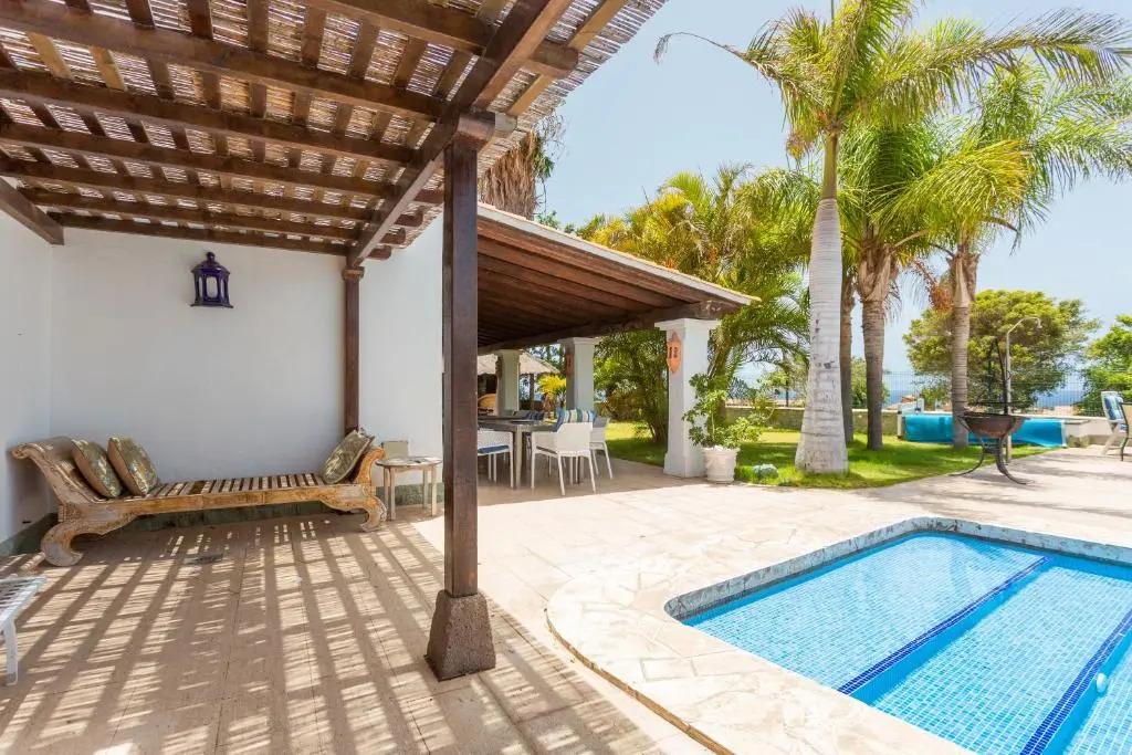 1327 La Quinta Heights