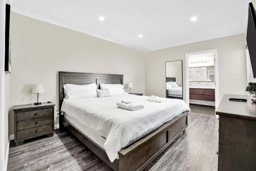 Martha by Avantstay Brand New LA Valley Home