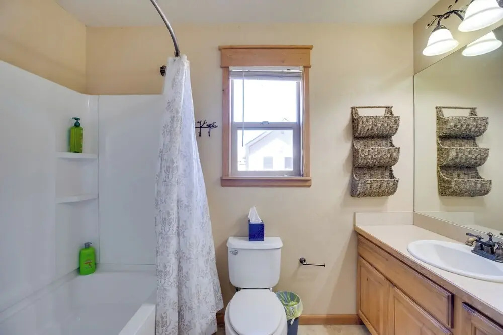 3 Blocks to Main St: Cozy Gunnison Retreat!