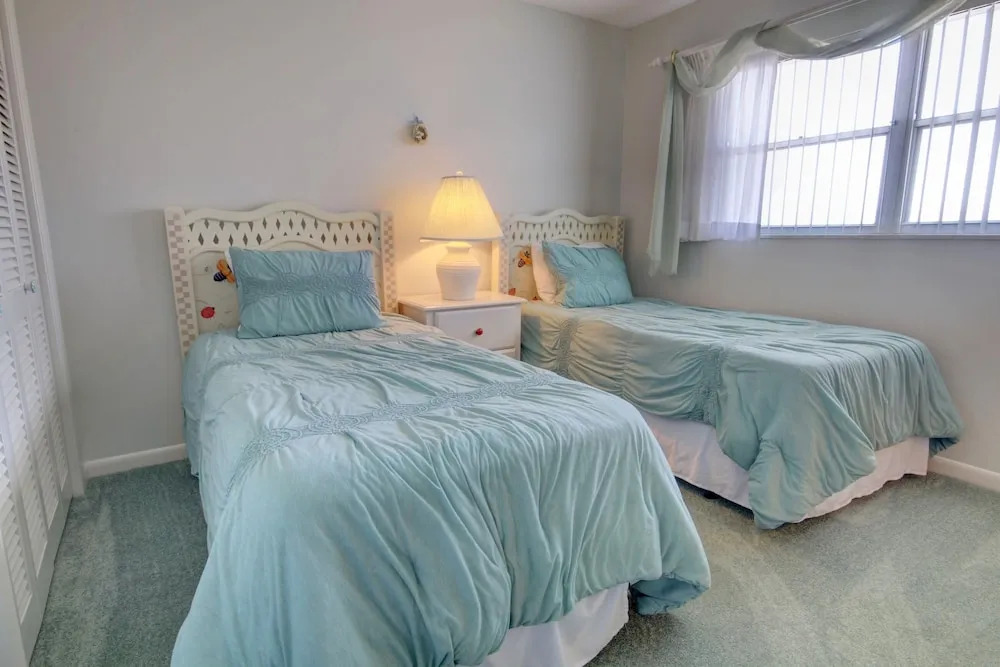 452 El Matador 2 Bedroom Condo by RedAwning