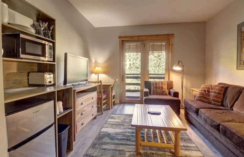 Modern Hotel Room in Center Village - TM225A by Redawning