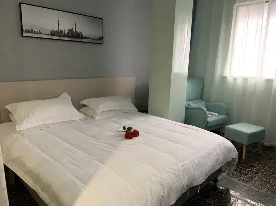 Aixiang Hotel (Shanghai Songhong Road Subway Station)