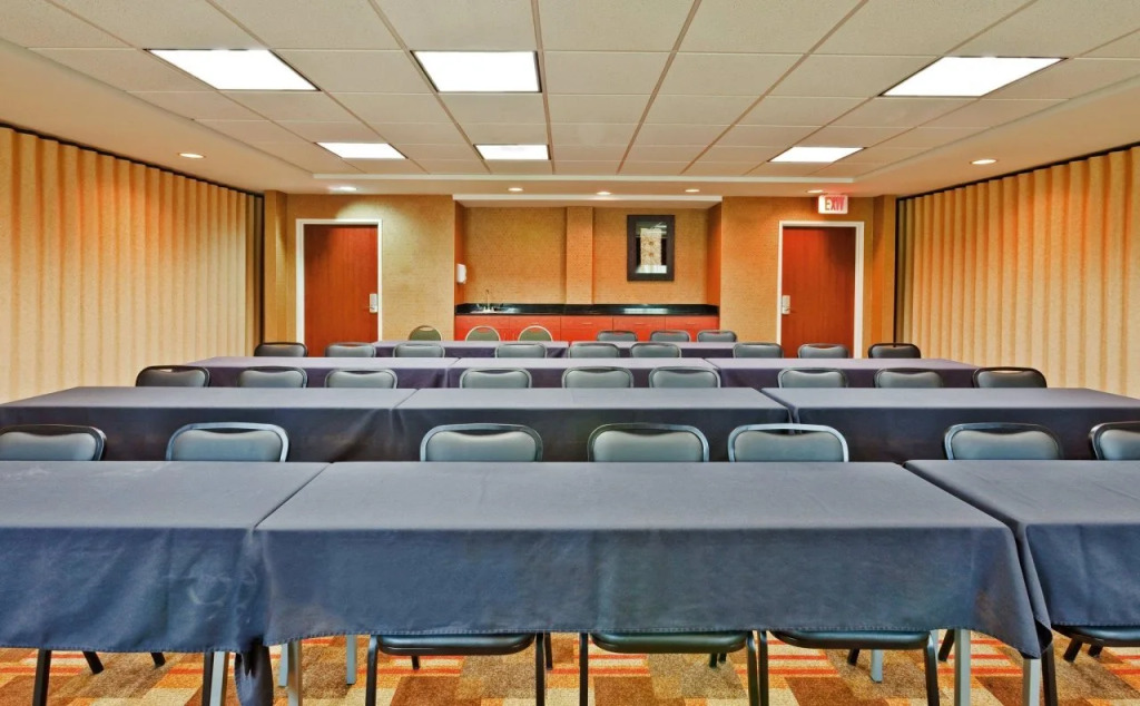 Holiday Inn Express Hotel & Suites Memphis/Germantown by IHG