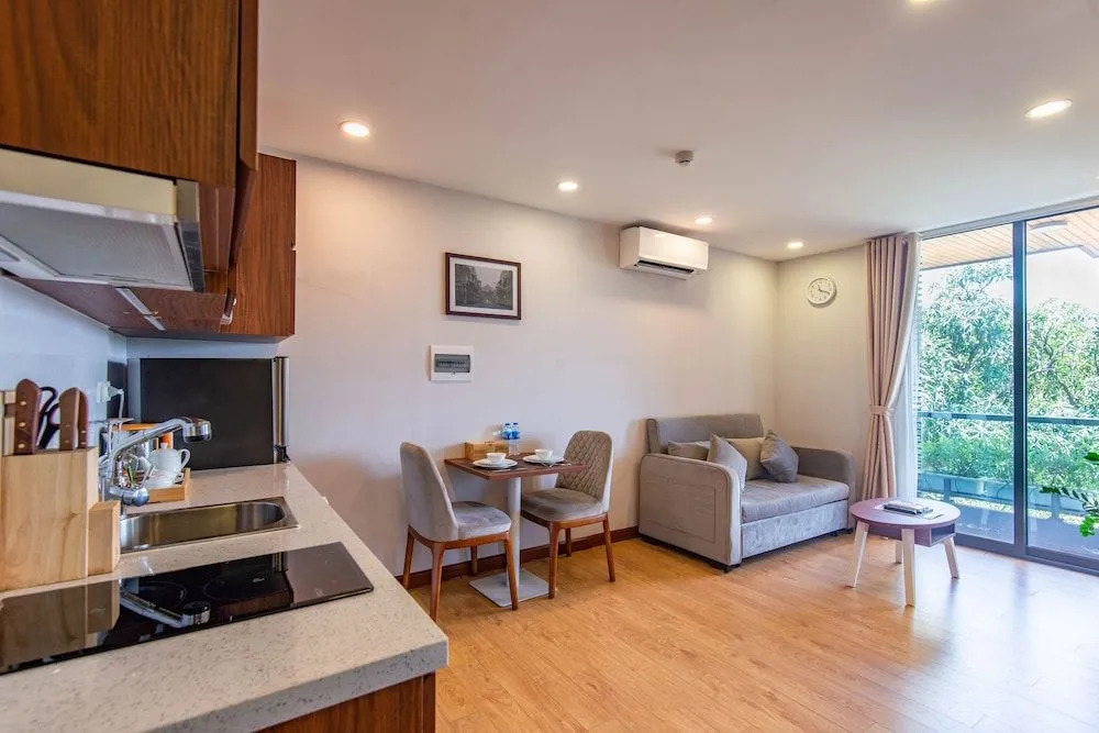 22Housing Moon Westlake Apartment