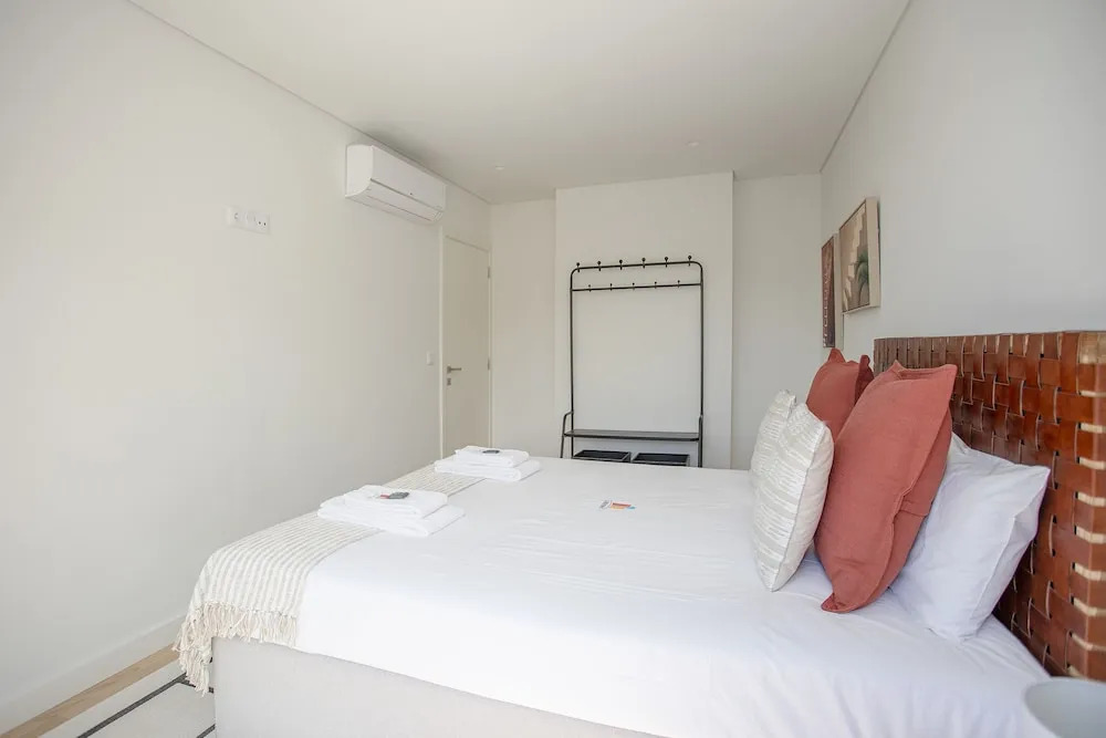 Liiiving in Porto - City Design Apartments