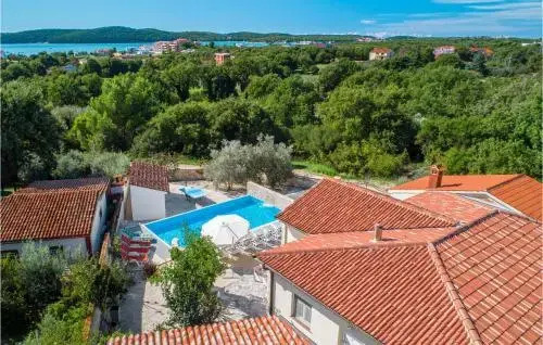 Six Bedroom Holiday Home in Medulin