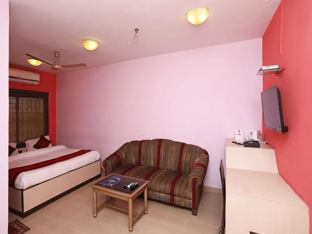 OYO Flagship 15738 Hotel Ag Star