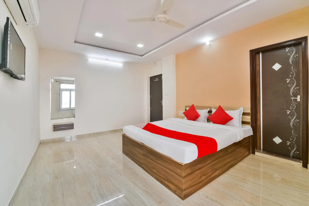 OYO 61373 Hotel Paradise
