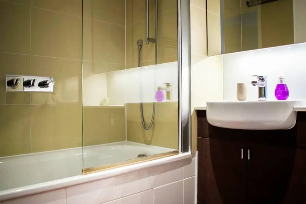 Stylish 2 Bedroom Flat With Balcony