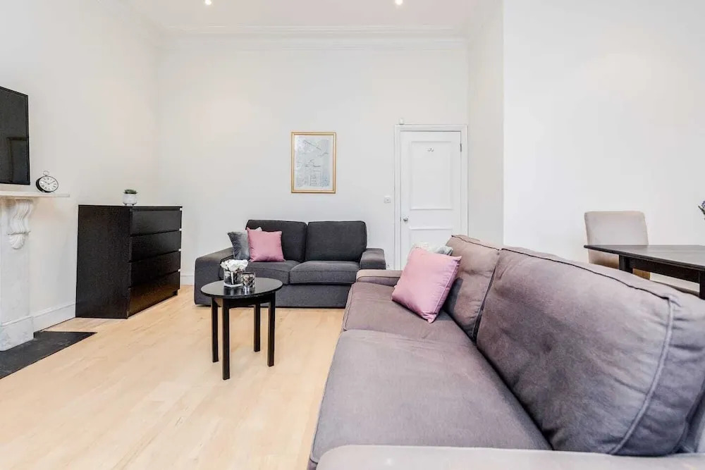 Amazing 2 bed 2 bath Kensington
