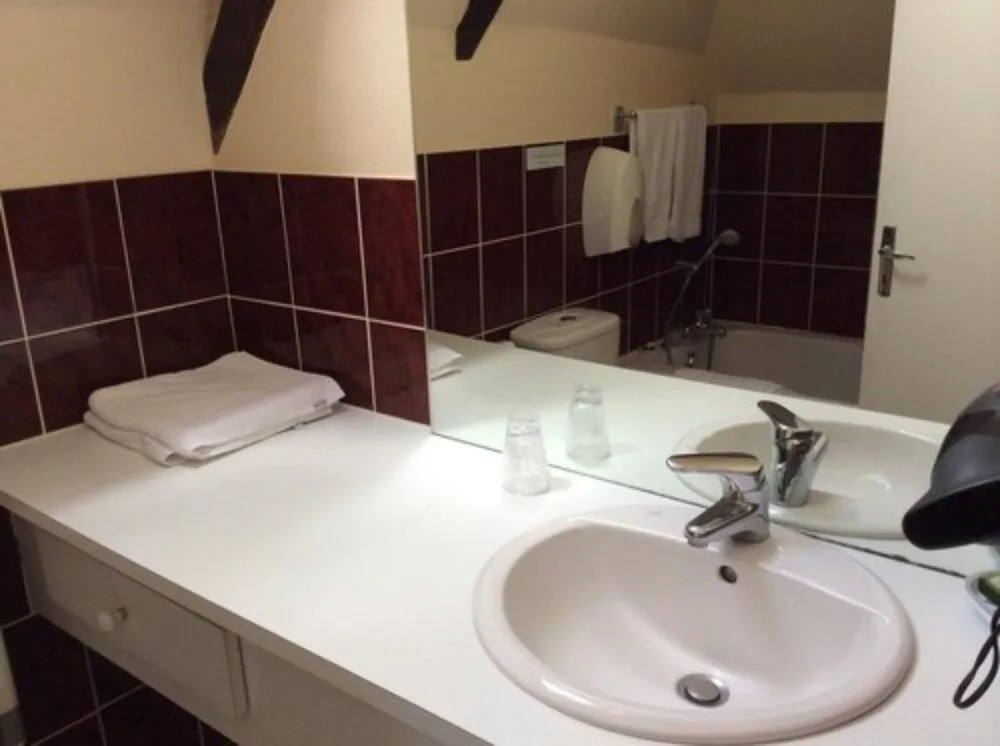 Logis Hôtel & Restaurant - Le Château Des Tourelles 3 étoiles