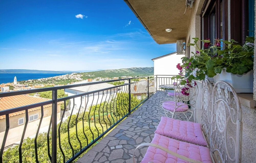 Nice Home in Novi Vinodolski With Wifi and 4 Bedrooms