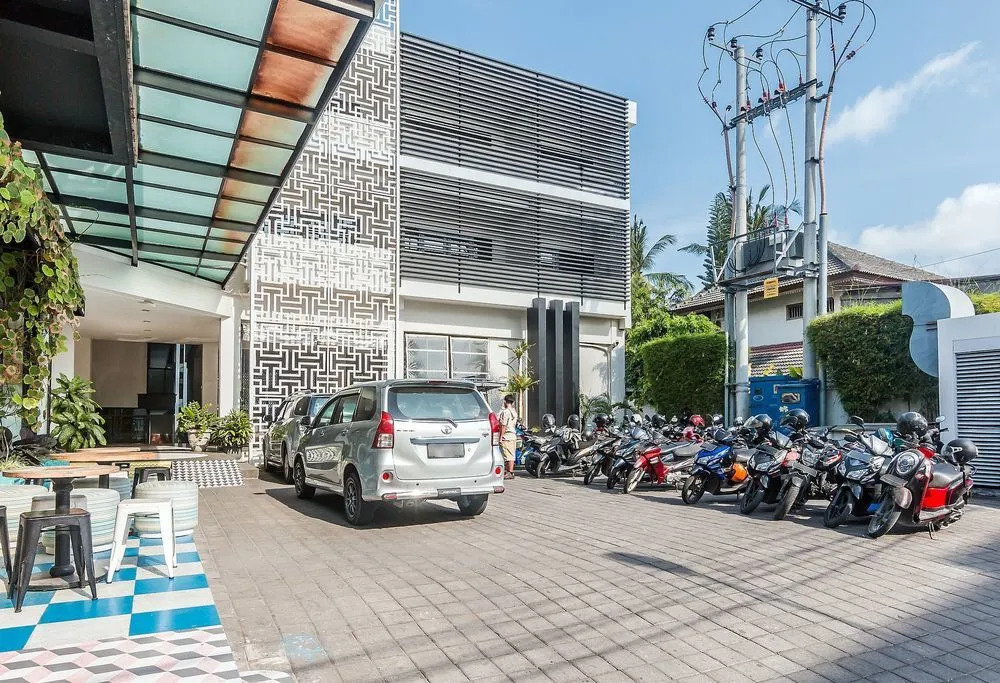 ZenRooms Kuta Poppies Lane