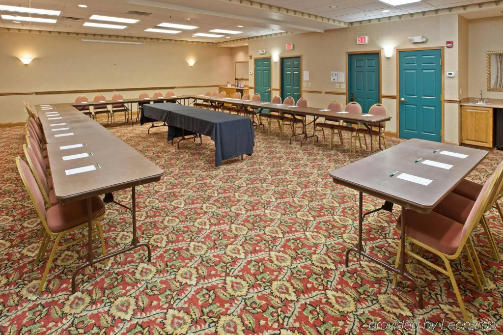 Country Inn & Suites by Radisson, Findlay, OH