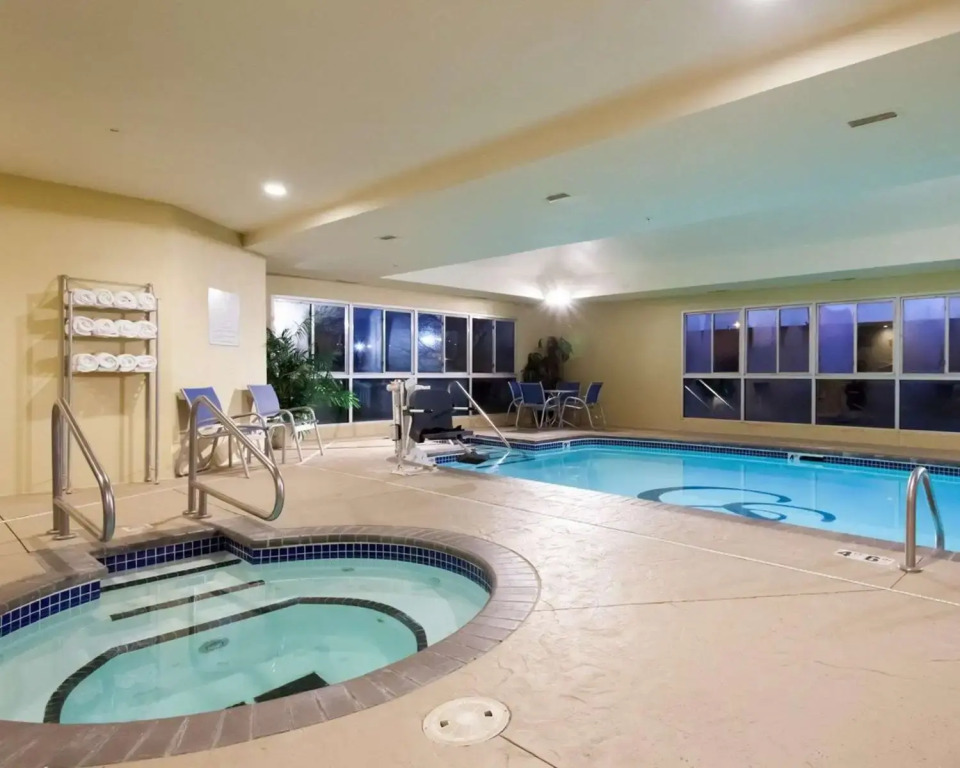 Comfort Suites Tulsa Central