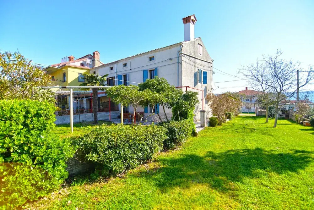 House 1585