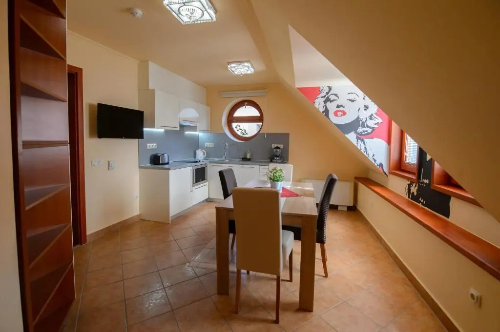 HR Apartmanház